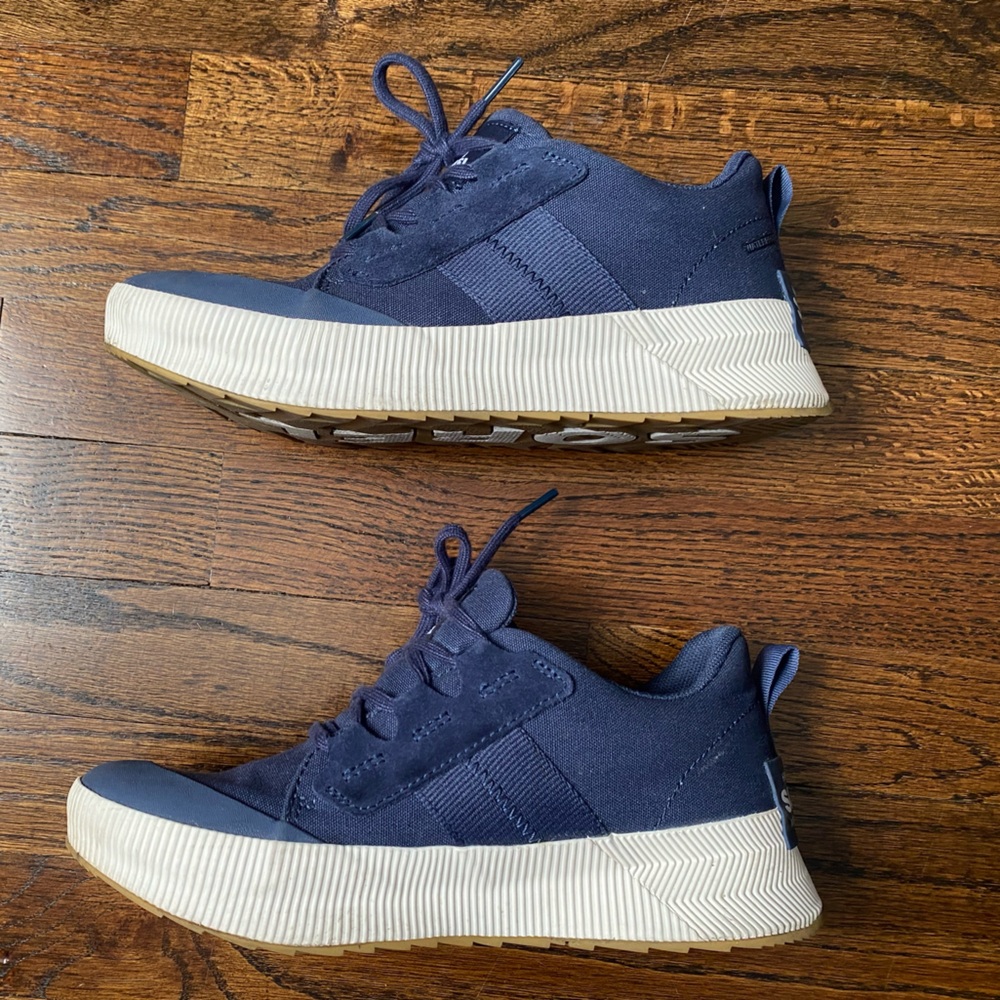 SOREL- Out N About Low Waterproof Sneakers Navy Women’s Size 8 natural rubber - Picture 7 of 16